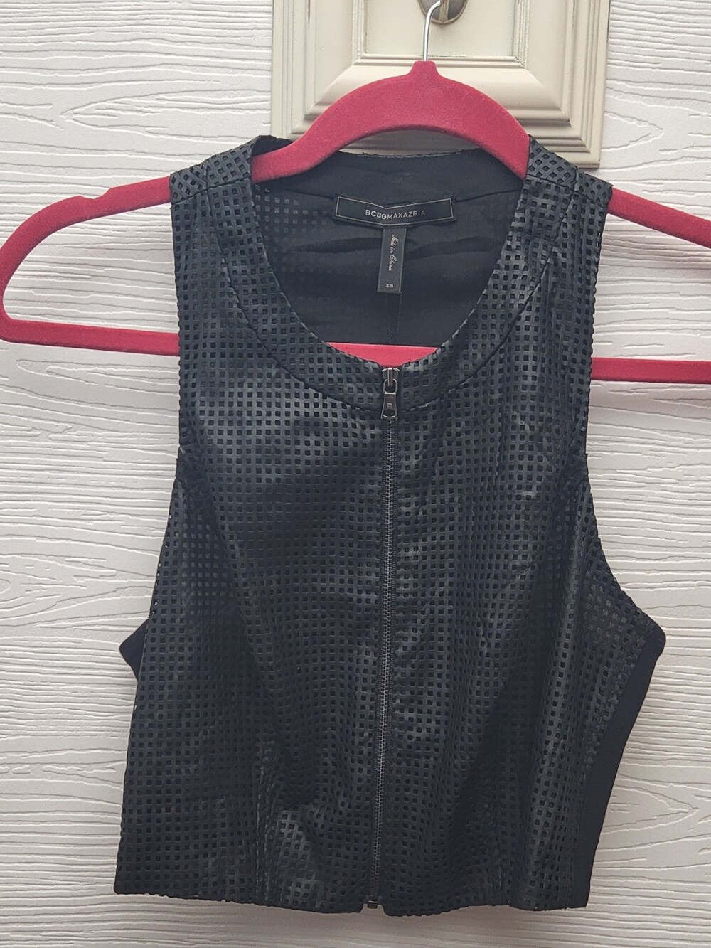 BCBGMAXAZRIA Lyndsie Faux Leather Laser Cut Crop Top XS Black Moto Vest